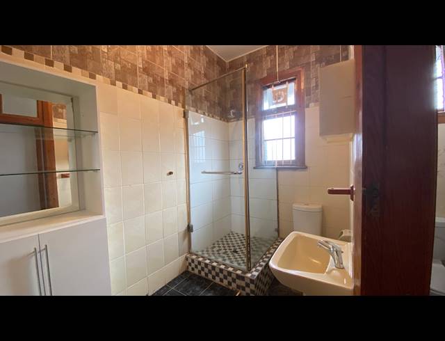 2 BEDROOM FLAT FOR SALE IN GLENWOOD